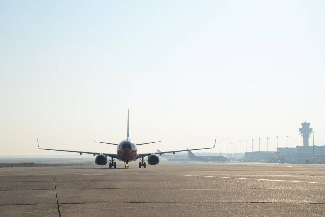 Flughafen Köln Bonn: Große Landebahn gesperrt