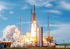 Bilderbuchstart der Ariane 5ECA mit dem EDRS C-Satelliten: Am 06. August um 21:30 Uhr Mitteleuropäischer Sommerzeit (16:30 Uhr Ortszeit Kourou) startete eine Trägerrakete Ariane 5 ECA mit dem ersten eigenen Satelliten des europäischen Datenrelaissystems EDRS in den geostationären Orbit. Bei dem Start von Europas Raumflughafen in Kourou in Französisch-Guayana war als weitere Nutzlast zudem der Satellit Intelsat-39 an Bord.