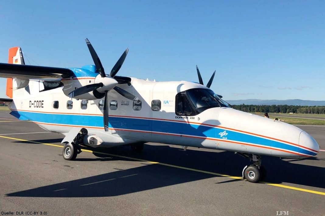 Forschungsflugzeug Do 228 D-CODE: Das universelle Forschungsflugzeug Do 228 D-CODE wird vom DLR unter anderem zur Fernerkundung eingesetzt.