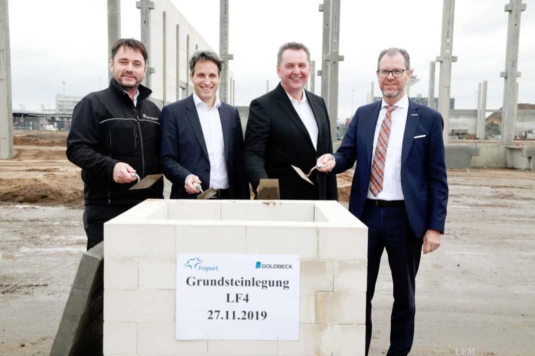 Fraport und Swissport legen Grundstein für neue Luftfrachthalle