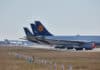 Lufthansa Flugzeuge parken auf der Startbahn Nordwest am Flughafen Frankfurt