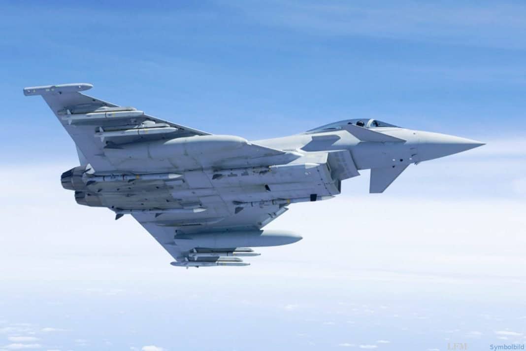 Kampfflugzeug des Typs Eurofighter