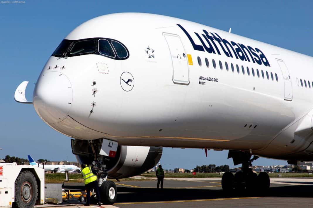 Lufthanssa Airbus A350-900 mit Taufnamen "Erfurt" (Registrierung D-AIXJ)