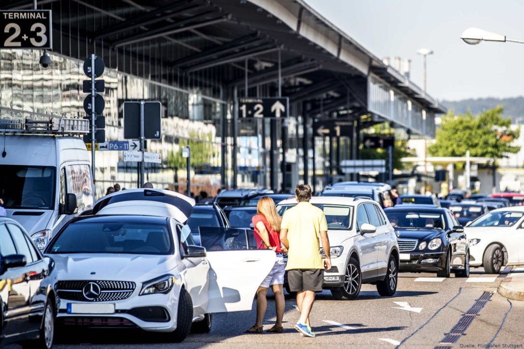 Parken am Flughafen Stuttgart direkt vor den Terminals