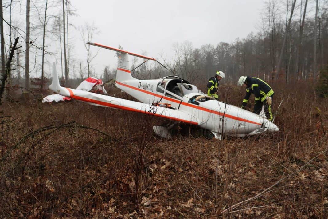 Absturzstelle einer DV-1 Skylark von DOVA Aircraft in Waldgebiet bei Brakel-Frohnhausen