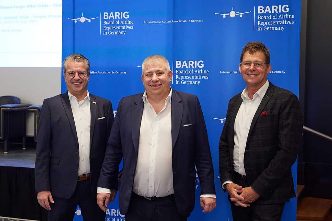 V.l.n.r.: Ulrich Topp, Director Aviation Business Development, und Dr. Henning Pfisterer, Senior Vice President Aviation und Accountable Manager, vom Flughafen Düsseldorf gemeinsam mit Michael Hoppe, BARIG Chairman und Executive Director. Austausch mit den Airlines auf der BARIG Vollversammlung.