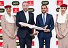 Von links nach rechts: Peer Winter, Chief Distribution Officer GO7, Adnan Kazim, Emirates' Deputy President and Chief Commercial Officer