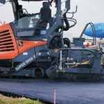 Teststraße mit nachhaltigen Bio-Asphalt auf Cashew-Basis