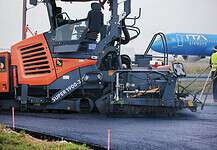 Teststraße mit nachhaltigen Bio-Asphalt auf Cashew-Basis