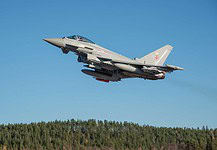 Eurofighter Typhoon, Teil der Test- und Evaluierungsflotte bei BAE Systems in Warton, Großbritannien, nimmt an einem Live-Schießversuch mit SPEAR-Raketen in Vidsel, Schweden, teil.