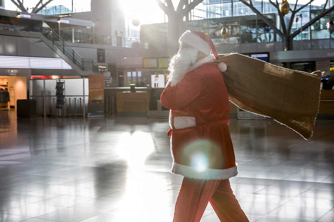 Nikolaus am Flughafen Stuttgart