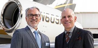 Michael Amalfitano (Präsident und CEO von Embraer Executive Jets) und Michael Silvestro (CEO von Flexjet)