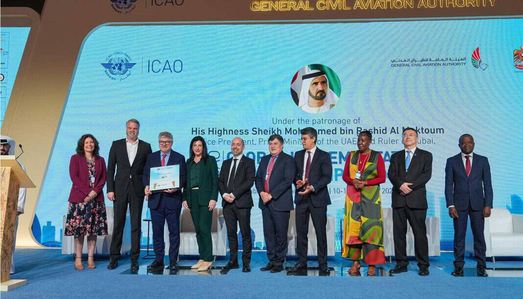 ICAO TPP Member Recognition Ceremony: Laura Camastra, Chief, Training – ICAO (first left), Alexander Hoemer, SVP – Airport Academy, Juan Carlos Salazar, Secretary General – ICAO, Fabiola Pfauser, VP Product Management – Airport Academy.