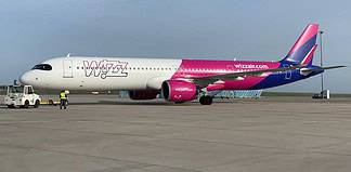 Eine Maschine der Wizz Air am Hahn Airport