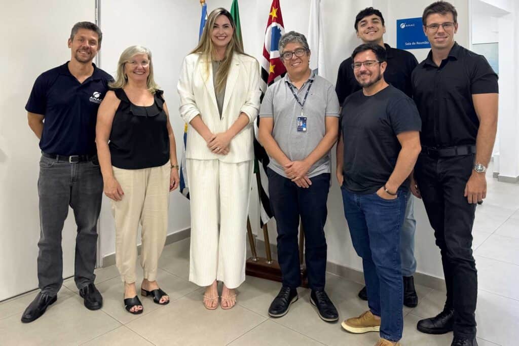 Fernanda Bremenkamp (third from left) from Rotor Technologies with ANAC employees